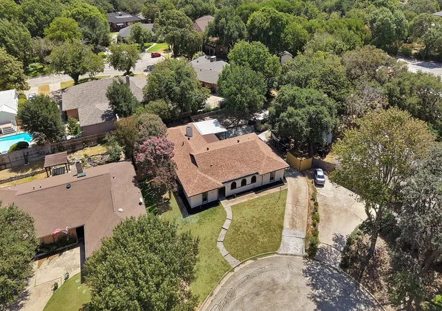 Photo 4 of Single family home for sale at 6617 Sabrosa Ct W, Fort Worth, TX 76133 | MLS# 21370193 | Listing updated on 2026-09-11