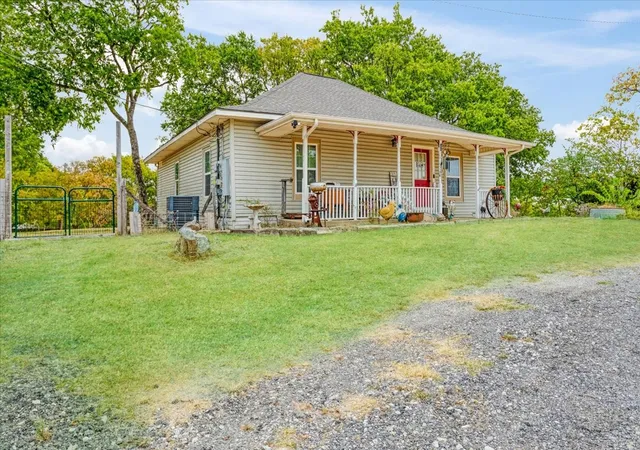 Photo 3 of Single family home for sale at 7436 Fm 2729, Van Alstyne, TX 75495 | MLS# 21370772 | Listing updated on 2026-09-12
