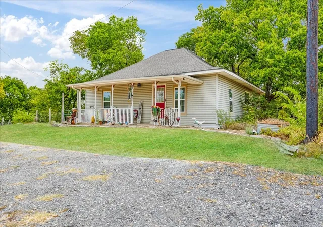 Photo 3 of Single family home for sale at 7436 Fm 2729, Van Alstyne, TX 75495 | MLS# 21370772 | Listing updated on 2026-09-12