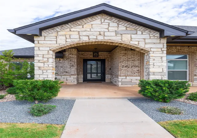 Photo 3 of Single family home for sale at 2301 Manor Oaks Ter, Abilene, TX 79602 | MLS# 21371299 | Listing updated on 2026-09-30