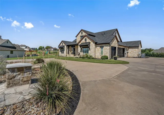 Photo 4 of Single family home for sale at 12516 Bella Vita Dr, Fort Worth, TX 76126 | MLS# 21369568 | Listing updated on 2026-09-13