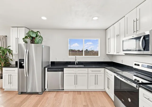 Photo 2 of Single family home for sale at 202 Cheyenne Dr, Waxahachie, TX 75165 | MLS# 21363316 | Listing updated on 2026-10-04