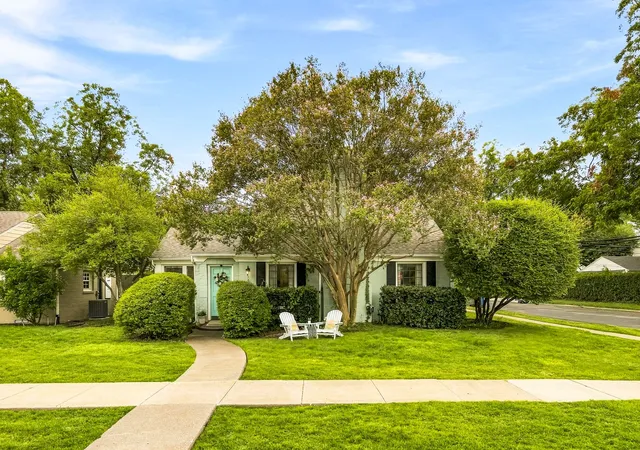 Single family home for sale at 6000 Revere Pl, Dallas, TX 75206 | MLS# 21368651