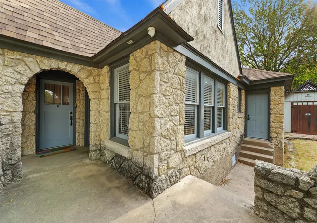 Photo 3 of Single family home for sale at 708 Blaylock Dr, Dallas, TX 75203 | MLS# 21371281 | Listing updated on 2026-09-13