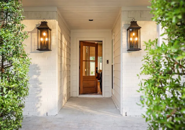 Photo 2 of Single family home for sale at 408 Forest Grove Dr, Richardson, TX 75080 | MLS# 21345493 | Listing updated on 2026-09-10