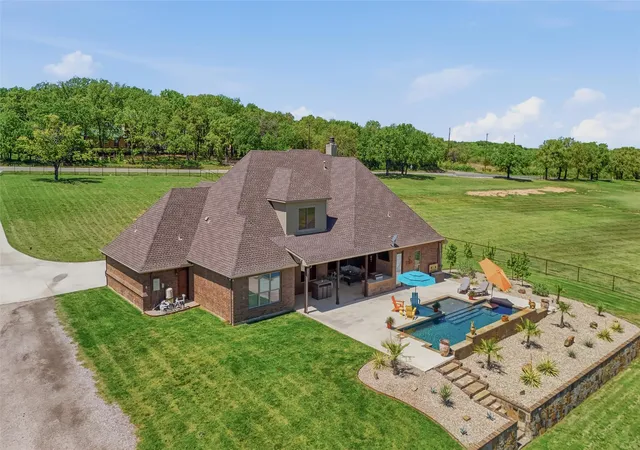 Photo 2 of Single family home for sale at 10106 Prather Rd, Springtown, TX 76082 | MLS# 21369961 | Listing updated on 2026-09-15