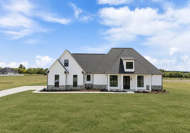 Photo 1 of Single family home for sale at 13929 Jackson Rd, Krum, TX 76249 | MLS# 21363111 | Listing updated on 2026-09-12