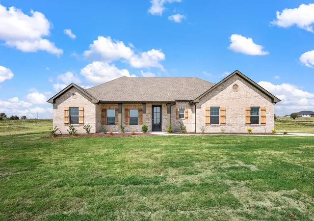 Photo 1 of Single family home for sale at 1013 Gatlin Ct, Springtown, TX 76082 | MLS# 21371447 | Listing updated on 2026-10-04