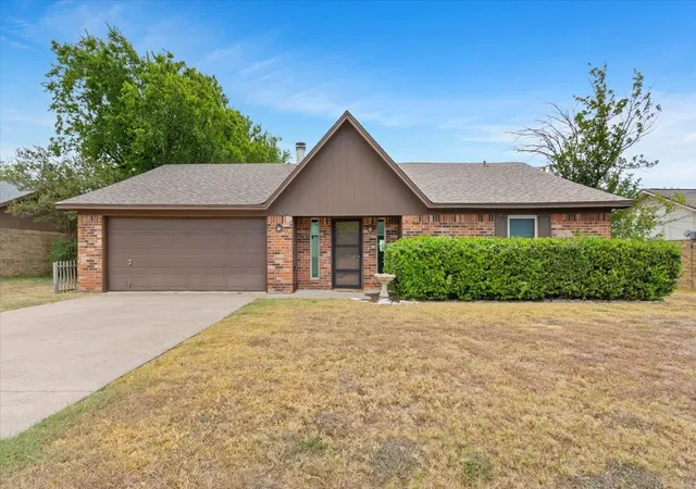 Photo 1 of Single family home for sale at 928 Vail Highlands, Hewitt, TX 76643 | MLS# 21370253 | Listing updated on 2026-10-05