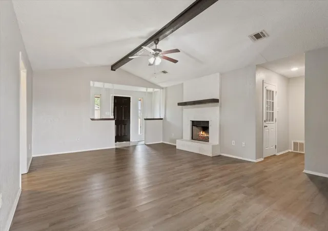 Photo 3 of Single family home for sale at 928 Vail Highlands, Hewitt, TX 76643 | MLS# 21370253 | Listing updated on 2026-10-05