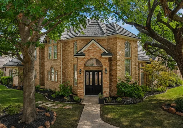 Photo 2 of Single family home for sale at 2700 Cottonwood, Colleyville, TX 76034 | MLS# 21370166 | Listing updated on 2026-10-02