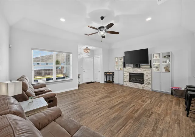 Photo 4 of Single family home for sale at 705 Phillips Ct, Mansfield, TX 76063 | MLS# 21371427 | Listing updated on 2026-09-28