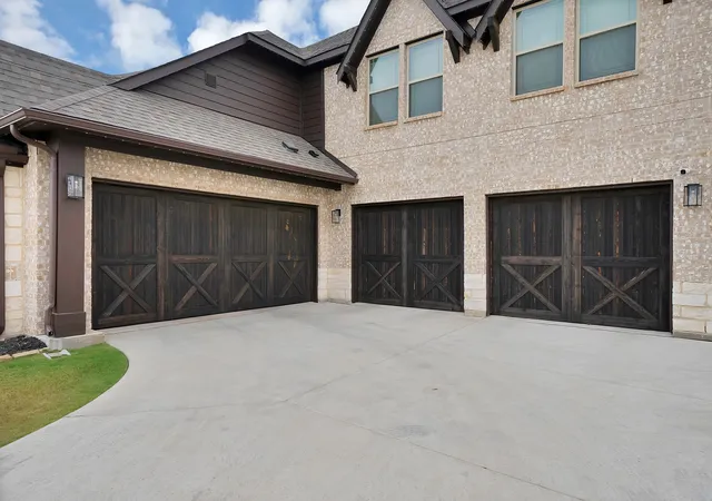 Photo 3 of Single family home for sale at 2303 Knapp Trl, Mansfield, TX 76063 | MLS# 21370365 | Listing updated on 2026-09-24