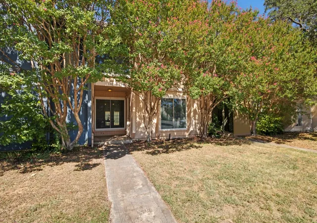 Photo 1 of Townhouse for sale at 1404 Sombre Vista Dr, Denton, TX 76205 | MLS# 21367090 | Listing updated on 2026-10-21