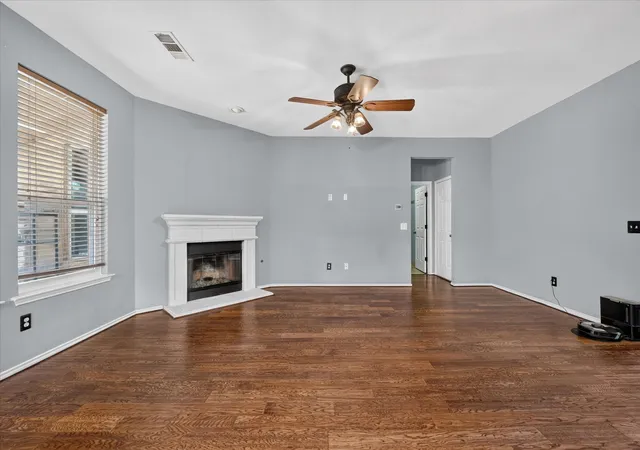 Photo 3 of Single family home for sale at 1515 Nightingale Ln, Corinth, TX 76210 | MLS# 21368266 | Listing updated on 2026-09-08