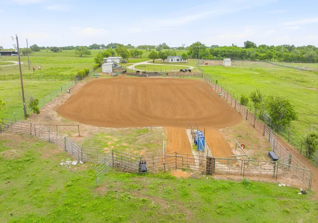 Photo 2 of Single family home for sale at 11555 N Us Hwy 377, Stephenville, TX 76401 | MLS# 21369015 | Listing updated on 2026-09-14
