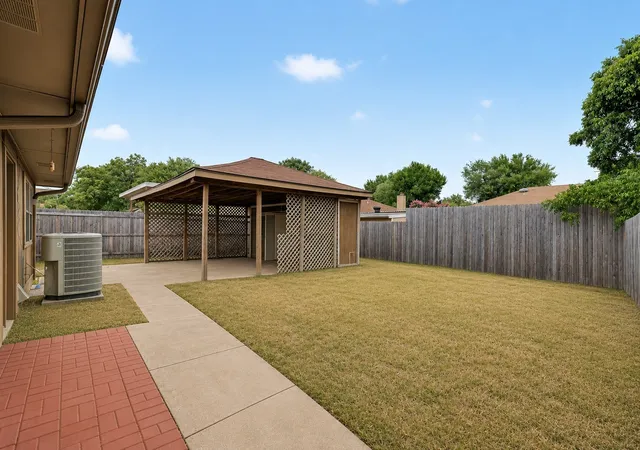 Photo 27 of Sale Pending at 2926 Hilltop Dr, Euless, TX 76039 | MLS# 21367713 | Listing updated on 2026-09-10