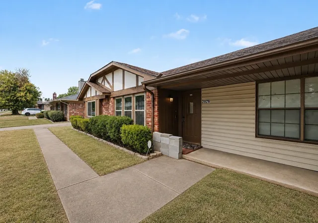Photo 2 of Sale Pending at 2926 Hilltop Dr, Euless, TX 76039 | MLS# 21367713 | Listing updated on 2026-09-10