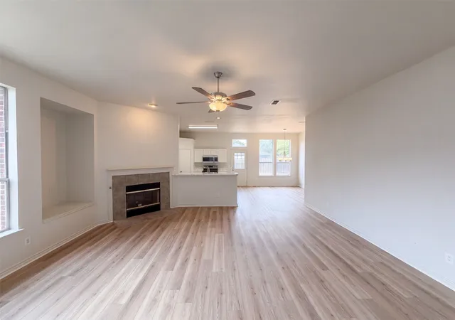 Photo 3 of Single family home for sale at 825 Dixon Ln, Denton, TX 76207 | MLS# 21371569 | Listing updated on 2026-10-06