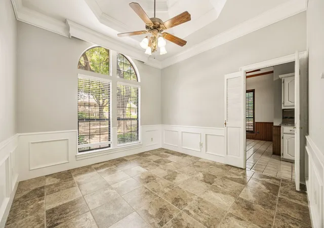 Photo 3 of Single family home for sale at 521 Shoreview Dr, Rockwall, TX 75087 | MLS# 21368766 | Listing updated on 2026-09-10