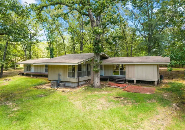 Photo 2 of Sale Pending at 106 Lively Ave, Mt Pleasant, TX 75455 | MLS# 21371573 | Listing updated on 2026-09-14
