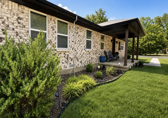 Photo 2 of Single family home for sale at 1731 N Mockingbird Ln, Midlothian, TX 76065 | MLS# 21371264 | Listing updated on 2026-09-08