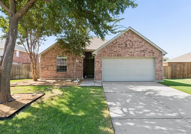 Photo 3 of Single family home for sale at 3704 Redwood Cir, Melissa, TX 75454 | MLS# 21370096 | Listing updated on 2026-10-04