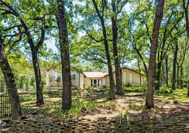 Photo 1 of Single family home for sale at 3014 Idlecreek Dr, Dalworthington Gardens, TX 76016 | MLS# 21369834 | Listing updated on 2026-10-03