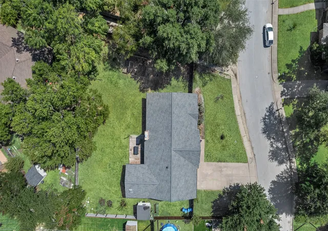 Photo 3 of Single family home for sale at 2809 Sarah Dr, Pantego, TX 76013 | MLS# 21371548 | Listing updated on 2026-09-13