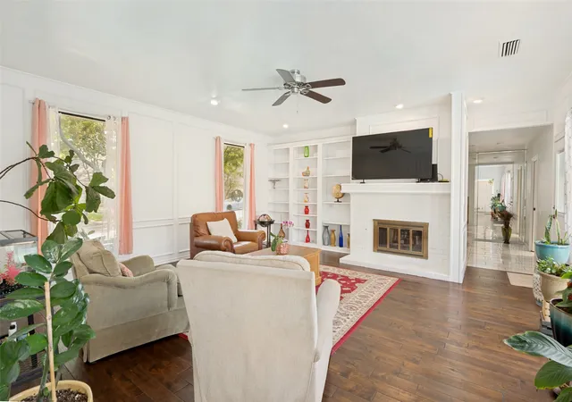 Photo 2 of Single family home for sale at 6015 Blue Bay Dr, Dallas, TX 75248 | MLS# 21370637 | Listing updated on 2026-09-08