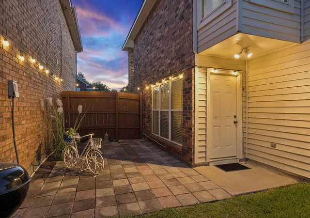 Photo 3 of Single family home for sale at 707 Meadowcreek Ct, Garland, TX 75043 | MLS# 21370226 | Listing updated on 2026-09-13