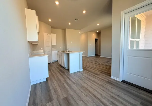 Photo 3 of Sale Pending at 908 Parkvista Dr, Cleburne, TX 76031 | MLS# 21371266 | Listing updated on 2026-09-09