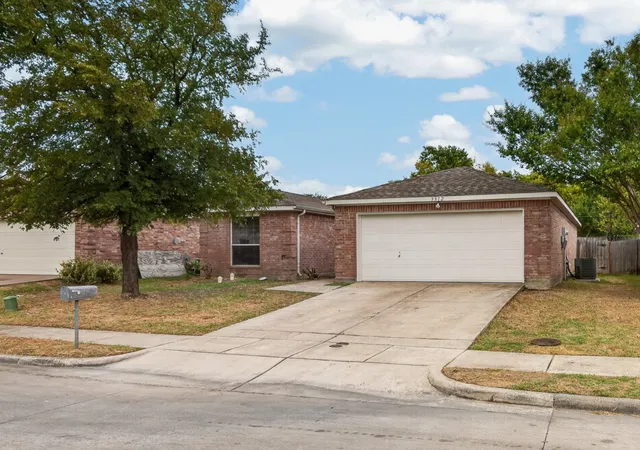 Photo 3 of Single family home for sale at 3312 Knoll Trl, Balch Springs, TX 75180 | MLS# 21371708 | Listing updated on 2026-09-13