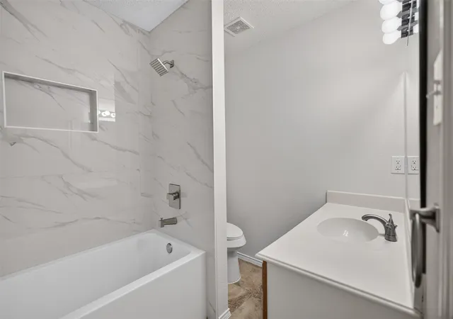 Photo 4 of Single family home for sale at 3312 Knoll Trl, Balch Springs, TX 75180 | MLS# 21371708 | Listing updated on 2026-09-13
