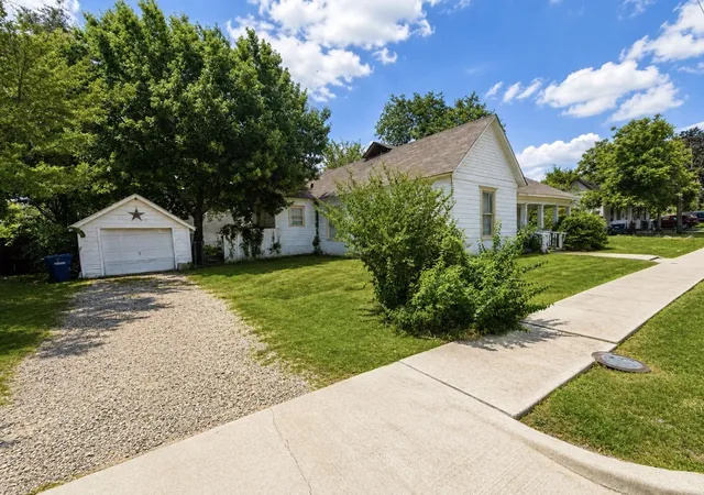 Photo 1 of Sale Pending at 1018 N College St, Mc Kinney, TX 75069 | MLS# 21371715 | Listing updated on 2026-10-05