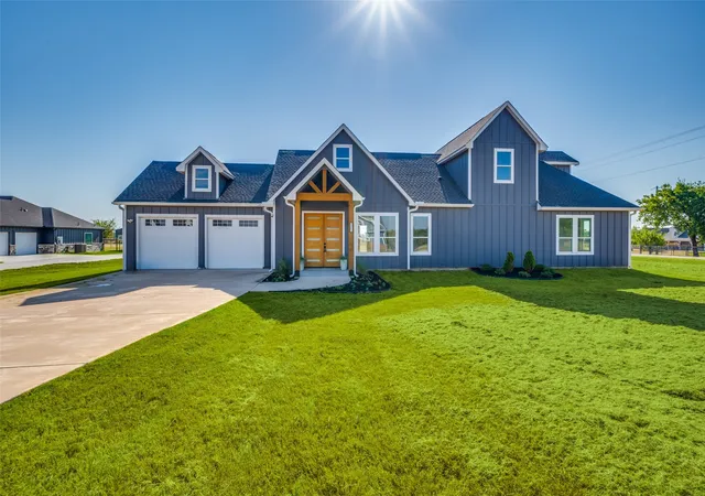 Photo 2 of Sale Pending at 1561 Dixie Estates Wy, Whitesboro, TX 76273 | MLS# 21371595 | Listing updated on 2026-10-02
