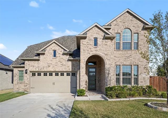 Photo 2 of Single family home for sale at 1830 Silver Birch Rd, Waxahachie, TX 75165 | MLS# 21370861 | Listing updated on 2026-09-13