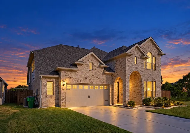 Photo 3 of Single family home for sale at 1830 Silver Birch Rd, Waxahachie, TX 75165 | MLS# 21370861 | Listing updated on 2026-09-13