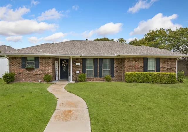 Photo 1 of Sale Pending at 507 Lake Ridge Dr, Allen, TX 75002 | MLS# 21348247 | Listing updated on 2026-09-27