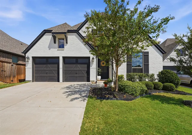 Photo 1 of Single family home for sale at 5517 George Crk Rd, Fort Worth, TX 76126 | MLS# 21369970 | Listing updated on 2026-09-12