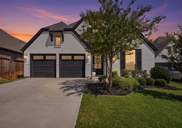 Photo 2 of Single family home for sale at 5517 George Crk Rd, Fort Worth, TX 76126 | MLS# 21369970 | Listing updated on 2026-09-12