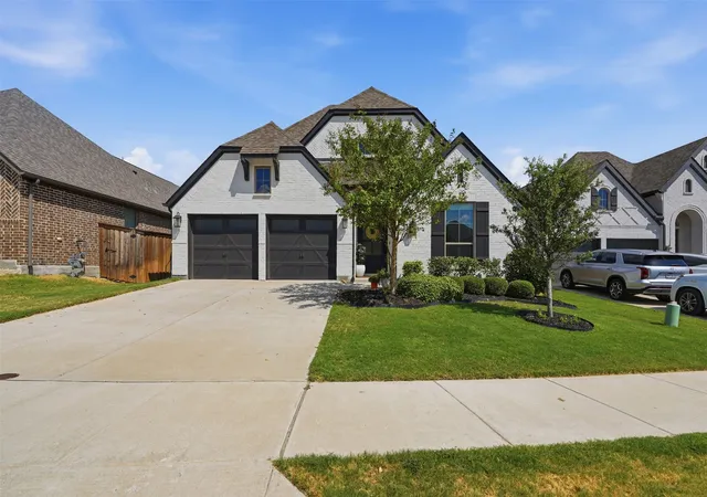 Photo 3 of Single family home for sale at 5517 George Crk Rd, Fort Worth, TX 76126 | MLS# 21369970 | Listing updated on 2026-09-12