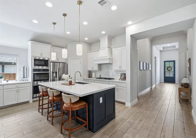 Photo 4 of Single family home for sale at 5517 George Crk Rd, Fort Worth, TX 76126 | MLS# 21369970 | Listing updated on 2026-09-12