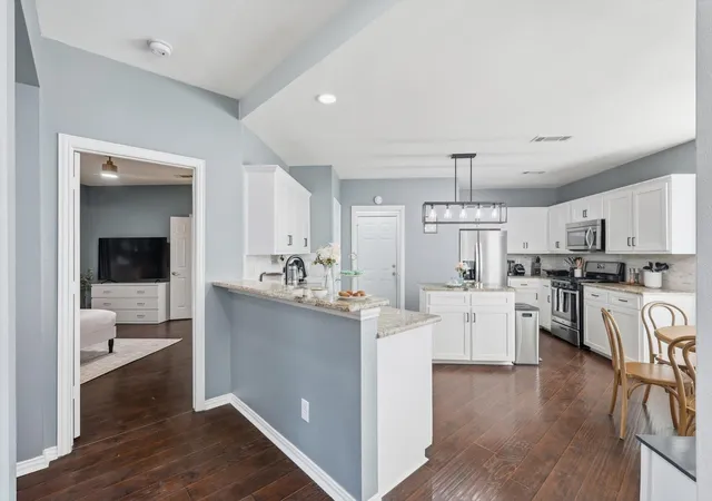 Photo 2 of Single family home for sale at 537 Purdue Dr, Lewisville, TX 75067 | MLS# 21369082 | Listing updated on 2026-09-08