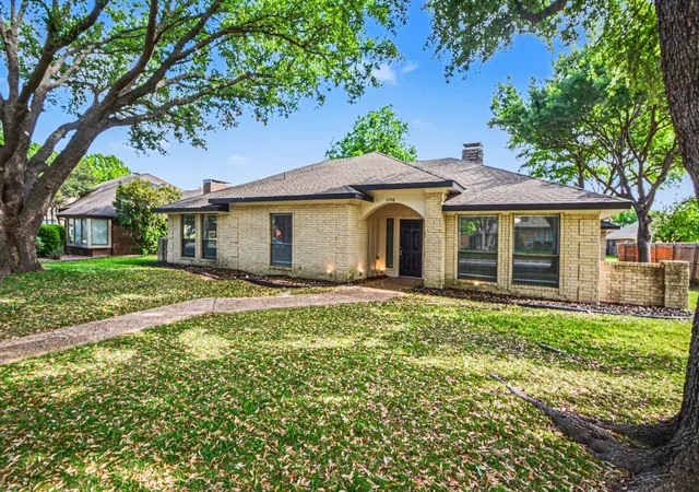 Photo 3 of Sale Pending at 3708 Trilogy Dr, Plano, TX 75075 | MLS# 21371755 | Listing updated on 2026-09-25