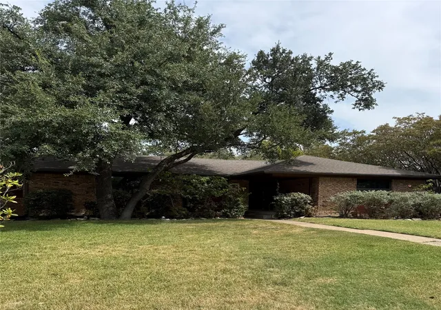 Photo 1 of Sale Pending at 3509 Northaven Rd, Dallas, TX 75229 | MLS# 21371656 | Listing updated on 2026-09-13