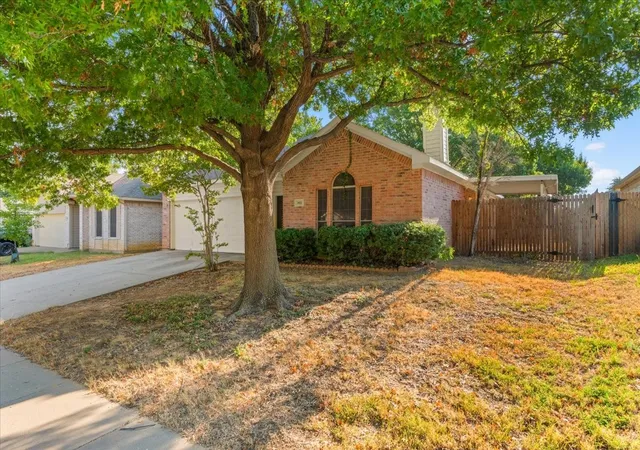 Photo 3 of Single family home for sale at 3933 Parkhaven Dr, Denton, TX 76210 | MLS# 21371757 | Listing updated on 2026-09-14