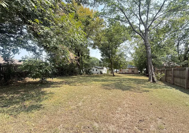 Photo 3 of Sale Pending at 2555 Randolph St, Dallas, TX 75241 | MLS# 21371672 | Listing updated on 2026-09-14