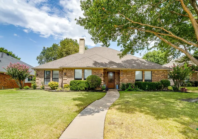 Photo 3 of Single family home for sale at 4441 Ballinger Ct, Plano, TX 75093 | MLS# 21369166 | Listing updated on 2026-09-12