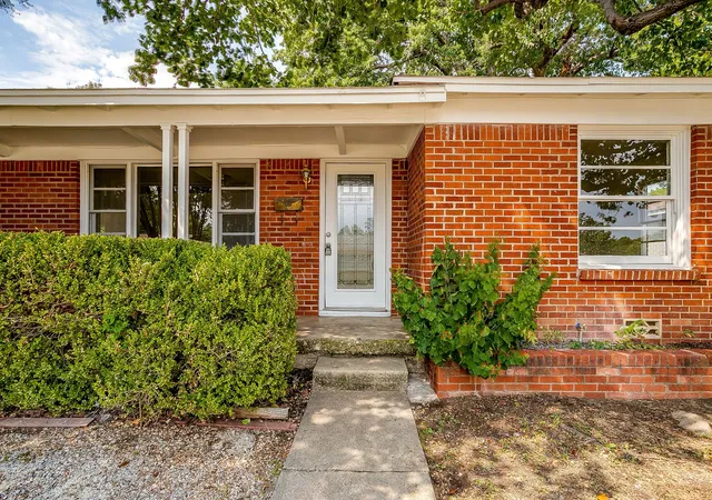 Photo 3 of Single family home for sale at 5736 Tracyne Dr, Westworth Village, TX 76114 | MLS# 21371807 | Listing updated on 2026-09-11